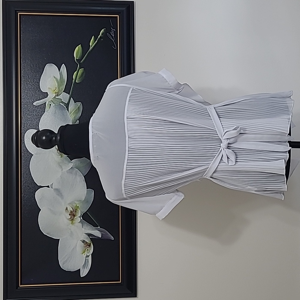 😍3/$25 Pleated Open Front Blouse - Picture 2 of 9